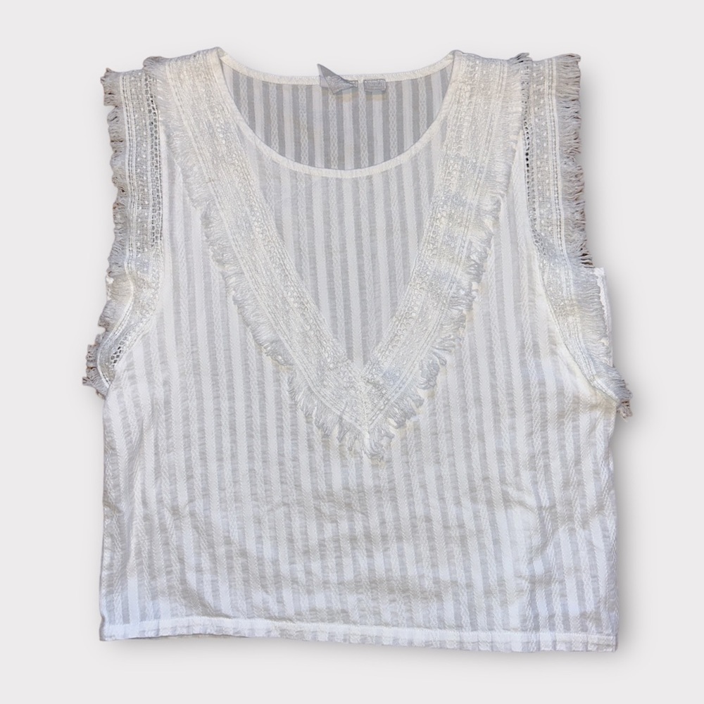 0° Celsius white shirt. NWOT. Beautiful, classy and comfortable. Size M